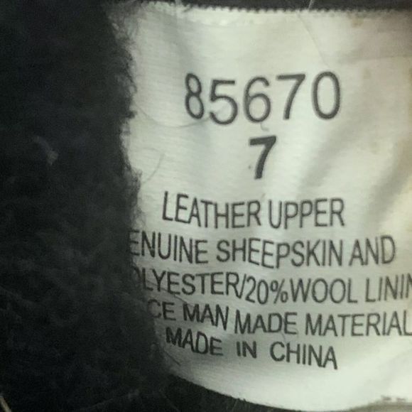 Minnetonka Sheepskin Boots size 7 - Picture 6 of 6